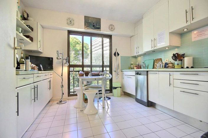 Image No.10-3 Bed Apartment for sale