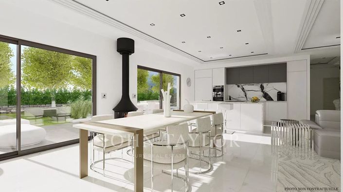 Image No.18-5 Bed House for sale