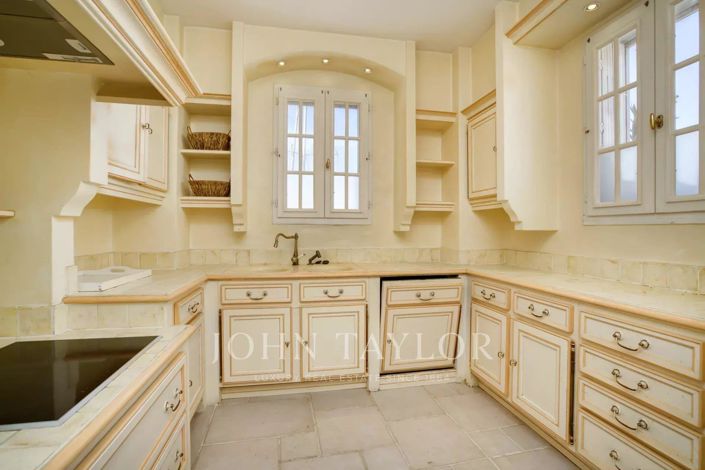 Image No.6-3 Bed House for sale