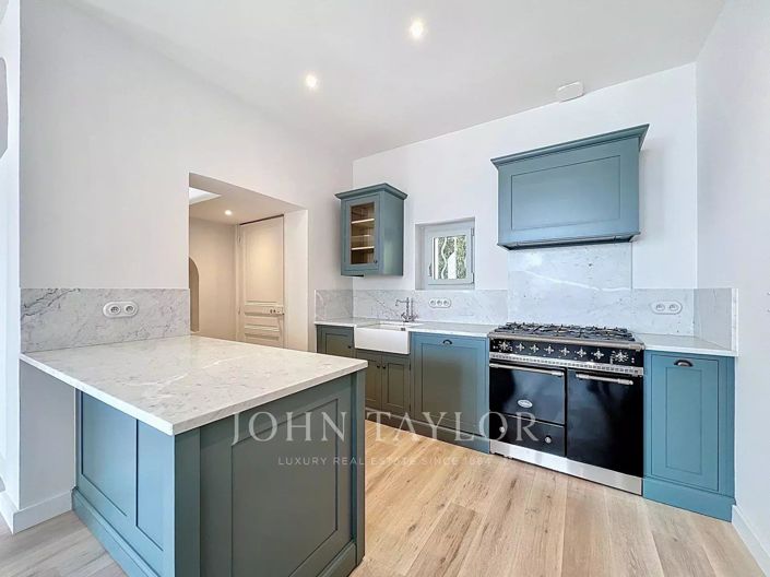 Image No.5-4 Bed House for sale