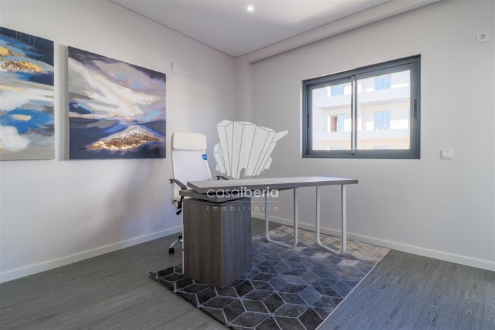 Image No.11-4 Bed Apartment for sale