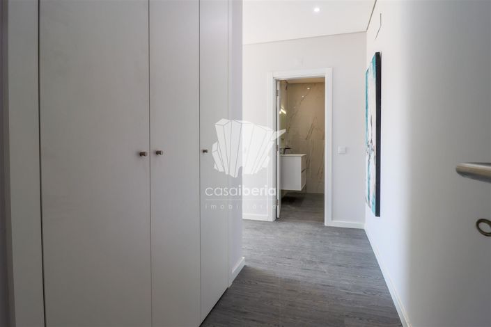 Image No.17-4 Bed Apartment for sale