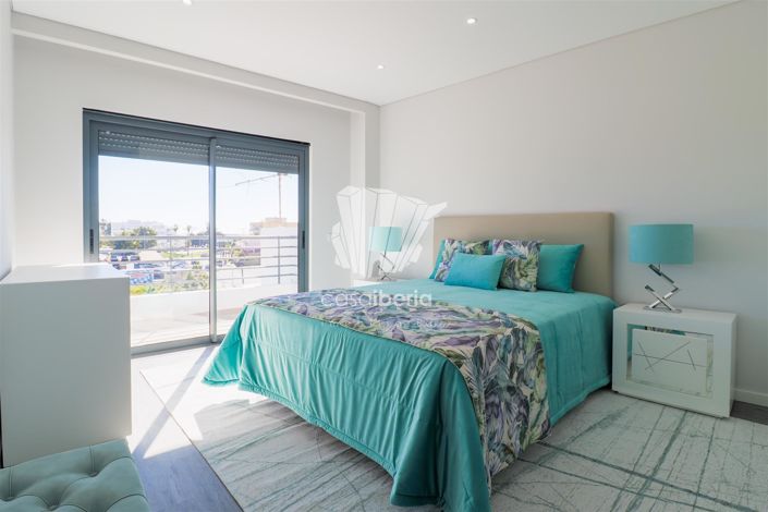 Image No.18-4 Bed Apartment for sale