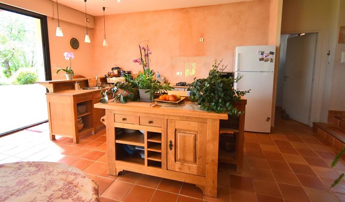 Image No.8-4 Bed House for sale