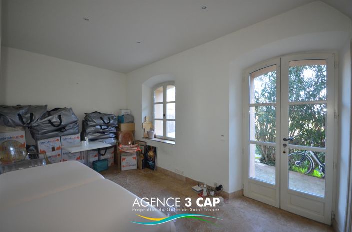 Image No.4-2 Bed House for sale