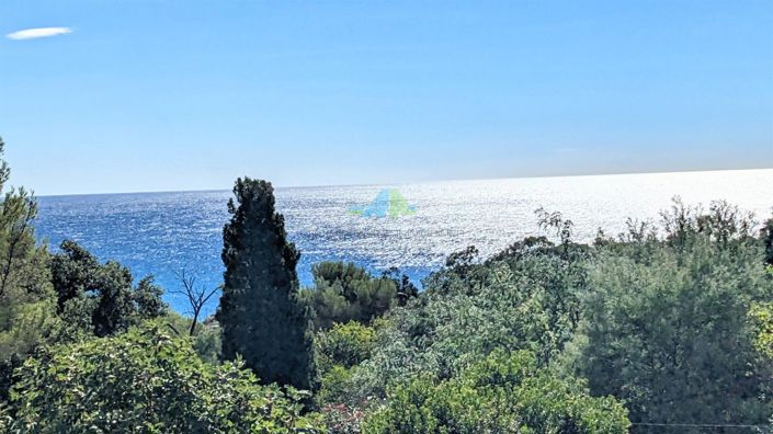 Image No.9-5 Bed House for sale