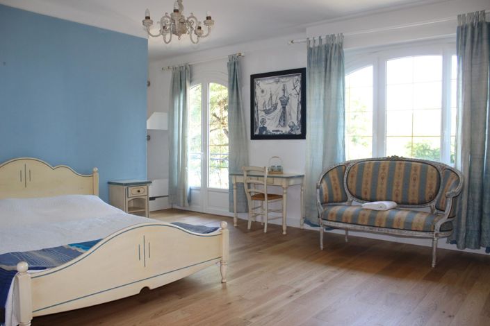 Image No.10-15 Bed House for sale