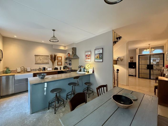 Image No.11-3 Bed House for sale