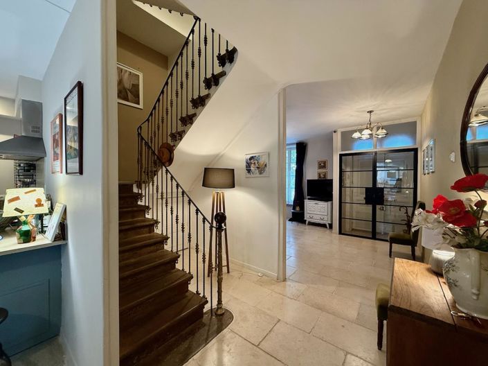 Image No.8-3 Bed House for sale