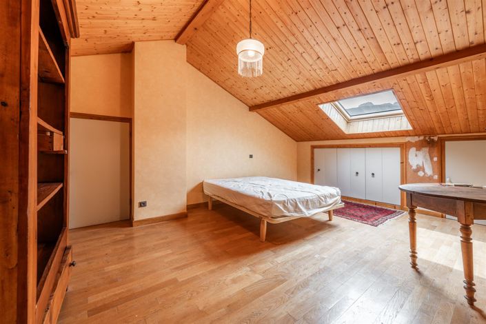 Image No.15-6 Bed House for sale