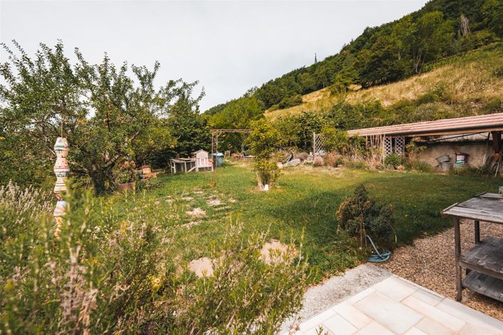 Image No.8-6 Bed House for sale