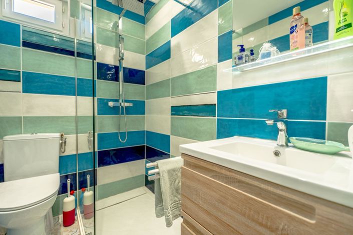 Image No.11-4 Bed House for sale