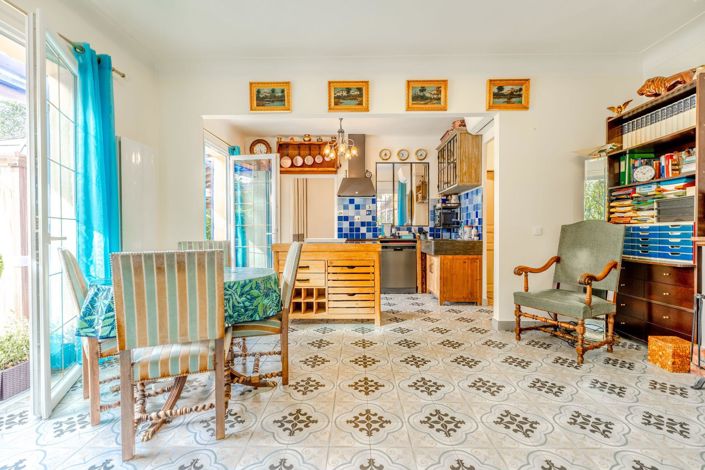 Image No.8-4 Bed House for sale