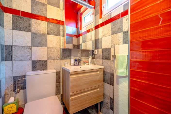 Image No.9-4 Bed House for sale