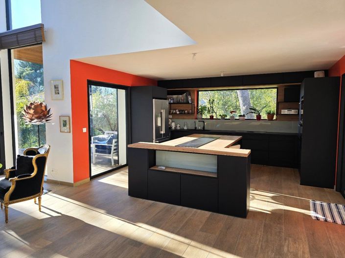 Image No.7-4 Bed House for sale