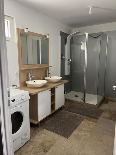 Image No.9-5 Bed House for sale