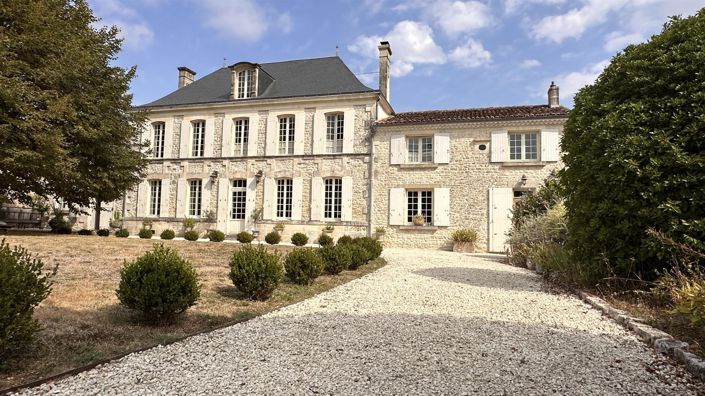 Image No.1-Maison de 6 chambres à vendre à Charente-Maritime