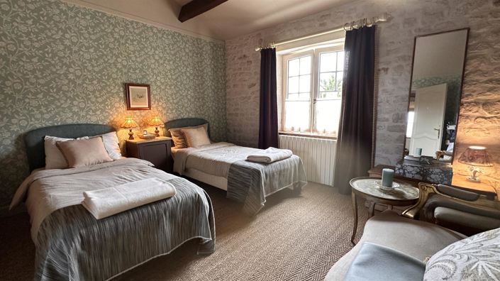 Image No.16-6 Bed House for sale