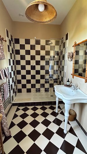 Image No.21-6 Bed House for sale