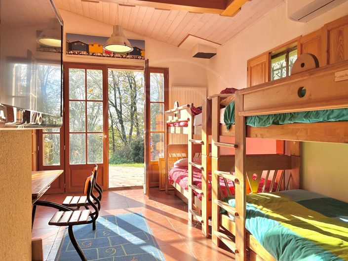 Image No.10-5 Bed House for sale