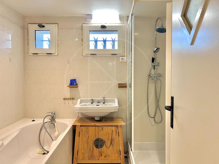 Image No.13-5 Bed House for sale