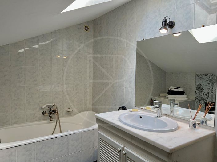 Image No.15-7 Bed House for sale