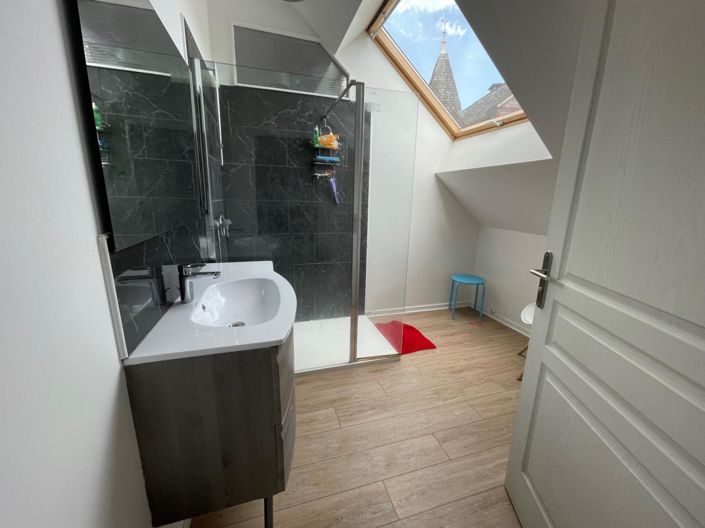 Image No.11-2 Bed House for sale