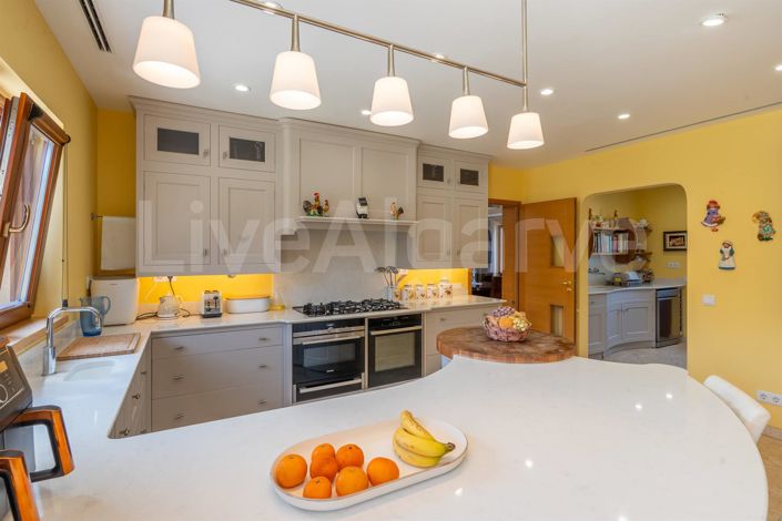 Image No.11-4 Bed House for sale