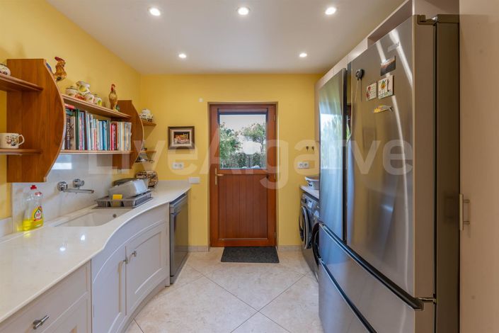 Image No.13-4 Bed House for sale