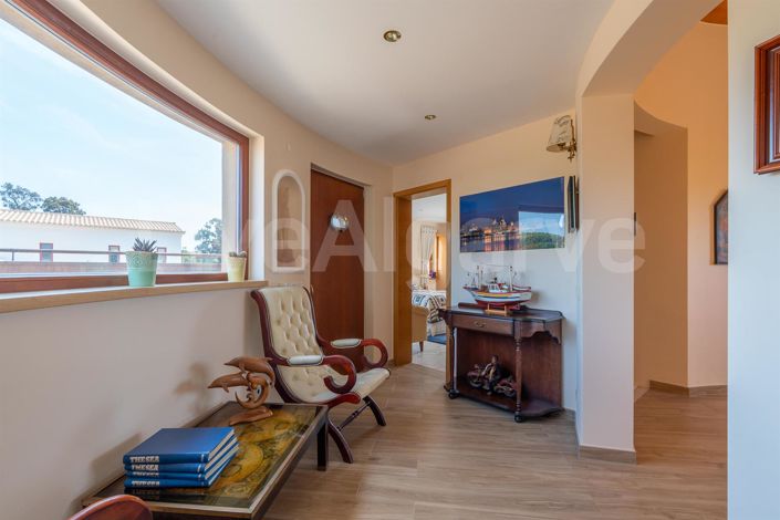 Image No.42-4 Bed House for sale