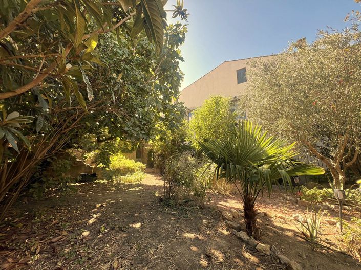 Image No.1-7 Bed House for sale