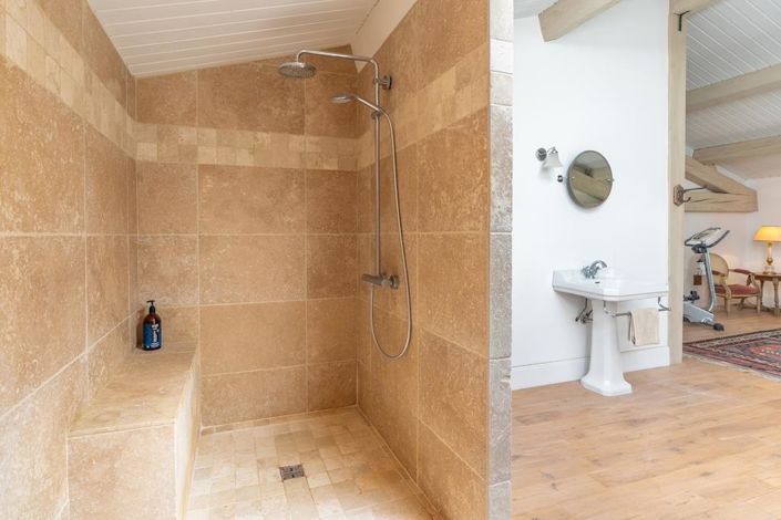 Image No.26-4 Bed House for sale