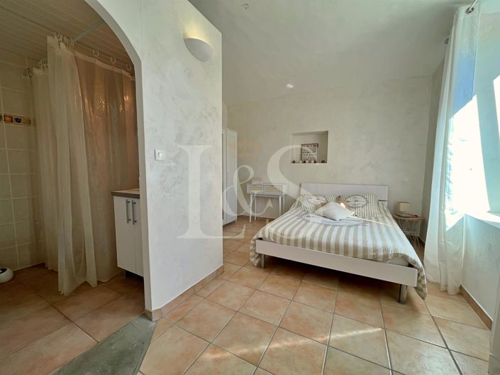 Image No.14-5 Bed House for sale