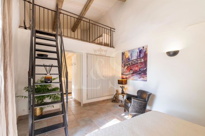 Image No.19-3 Bed House for sale