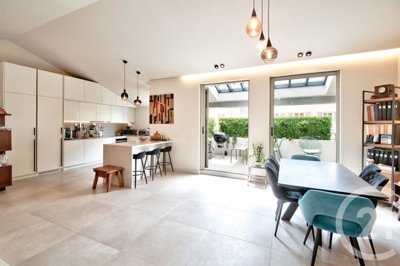 4 Bed Apartment for sale