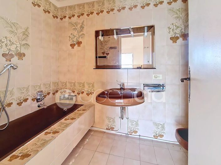 Image No.11-2 Bed House for sale