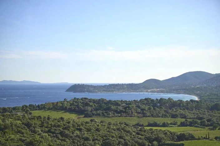 Image No.1-4 Bed House for sale