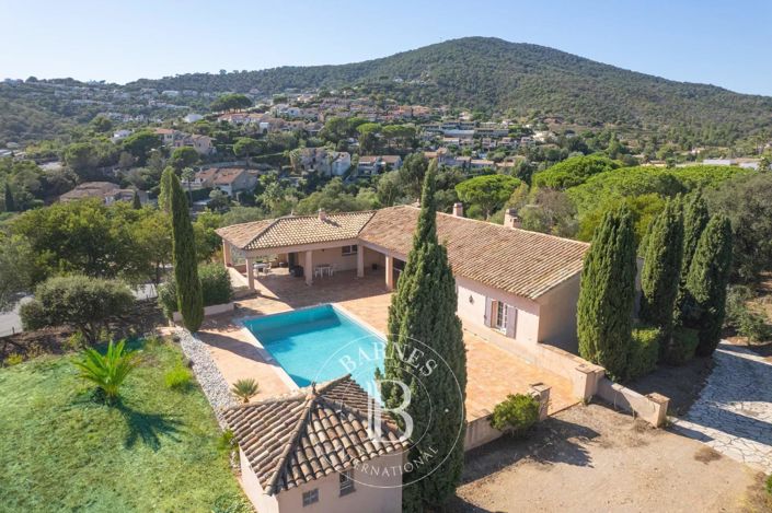 Image No.3-8 Bed House for sale