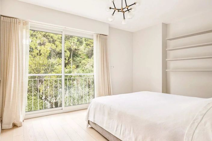 Image No.11-2 Bed Property for sale