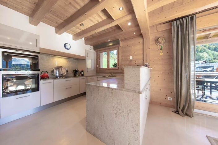 Image No.6-5 Bed House for sale