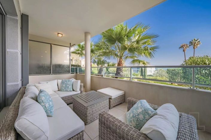 Image No.2-2 Bed Property for sale