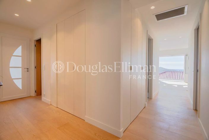 Image No.12-3 Bed Apartment for sale