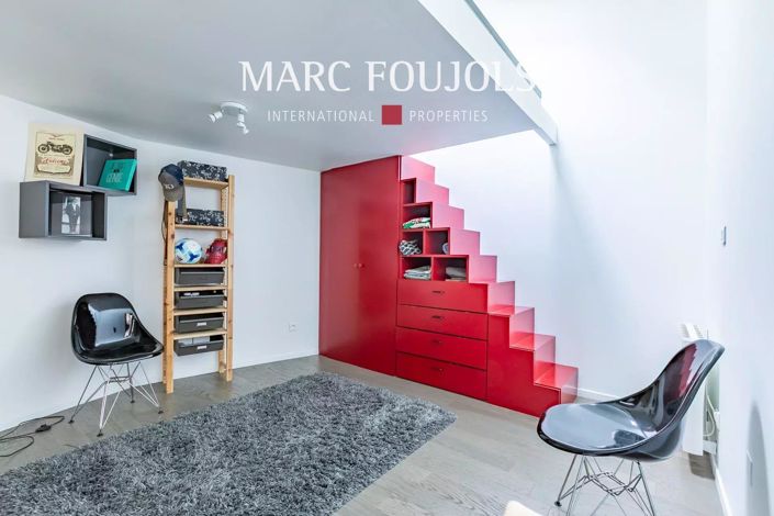 Image No.17-5 Bed House for sale