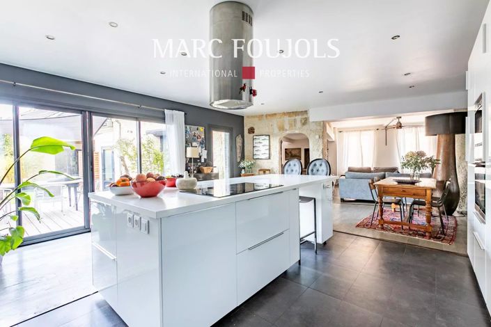 Image No.9-5 Bed House for sale