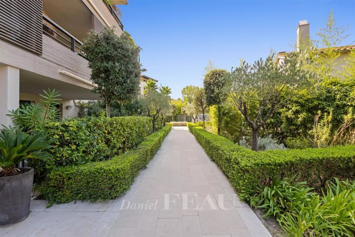 Image No.10-1 Bed Apartment for sale