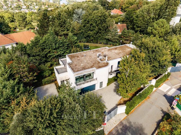 Image No.11-5 Bed House for sale