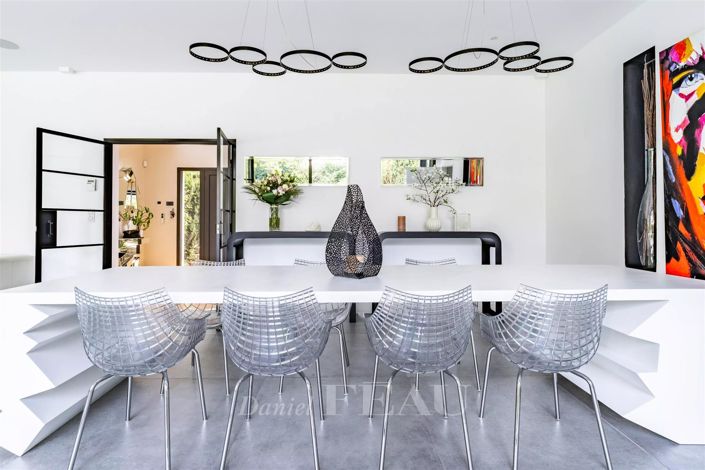 Image No.5-5 Bed House for sale