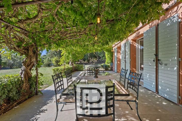 Image No.5-6 Bed House for sale