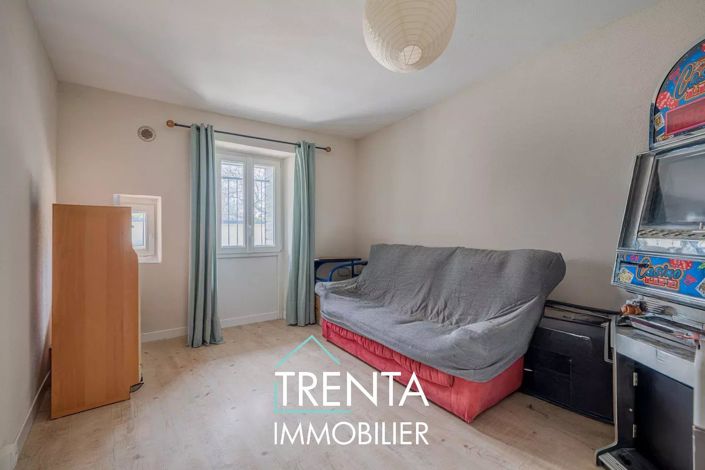 Image No.11-5 Bed House for sale