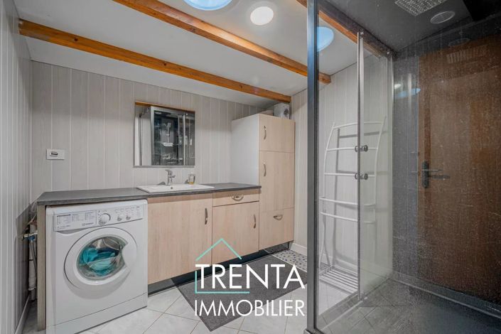 Image No.12-5 Bed House for sale